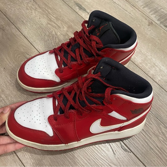 Jordan Other - jordan 1 mid gym red size 6.5 youth (6.5 men’s 8 women’s)
